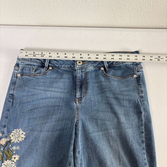 J Jill Denim Weekender Straight Leg Jeans Size 10 Floral Embroidery Mid Rise - Picture 8 of 14